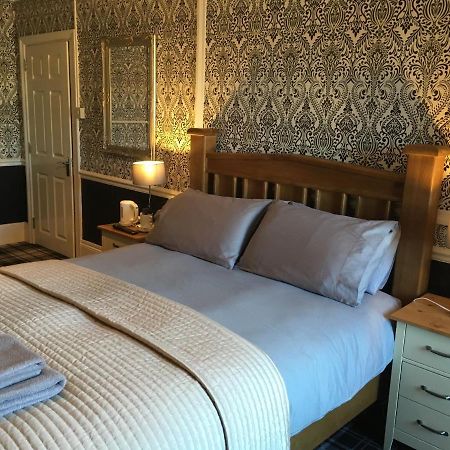 The White Hart Pub And Rooms Cranleigh Eksteriør bilde