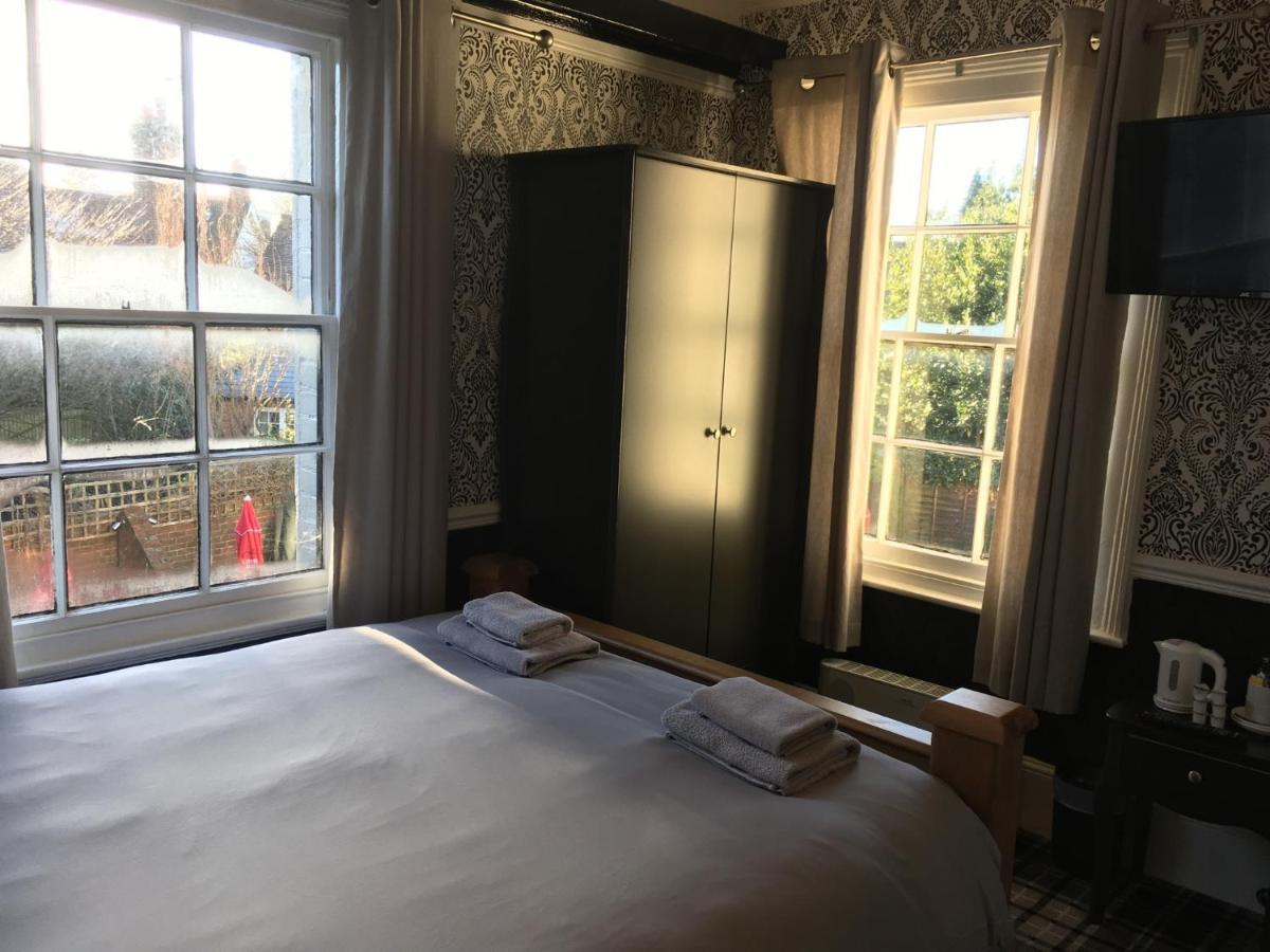 The White Hart Pub And Rooms Cranleigh Eksteriør bilde