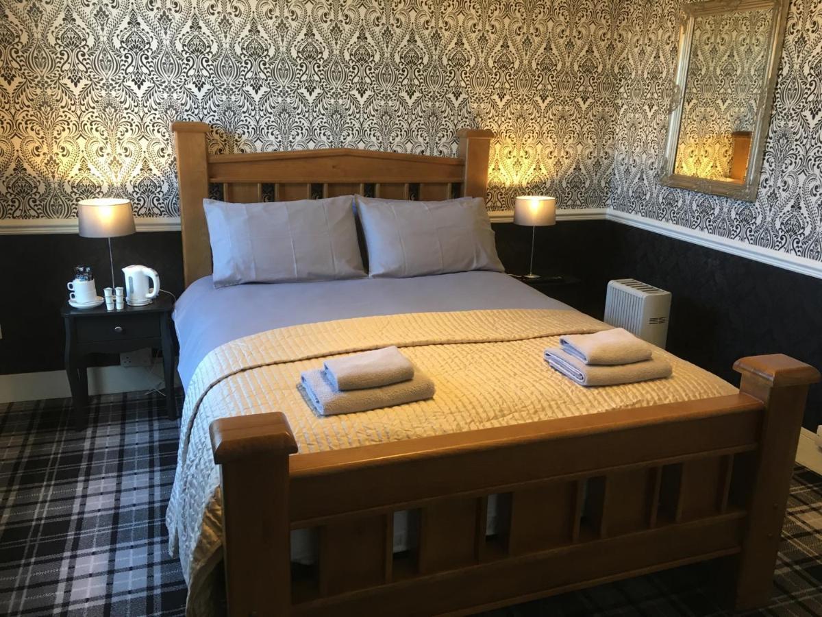 The White Hart Pub And Rooms Cranleigh Eksteriør bilde