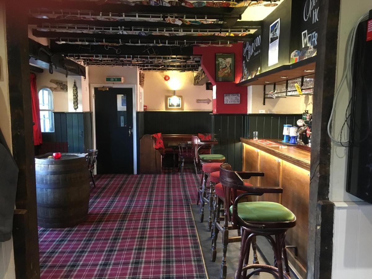 The White Hart Pub And Rooms Cranleigh Eksteriør bilde