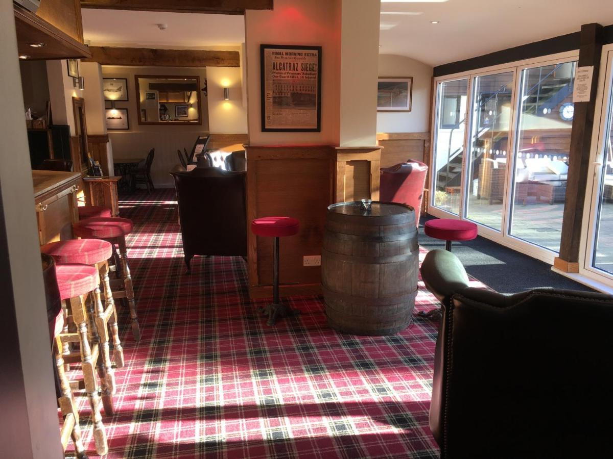 The White Hart Pub And Rooms Cranleigh Eksteriør bilde