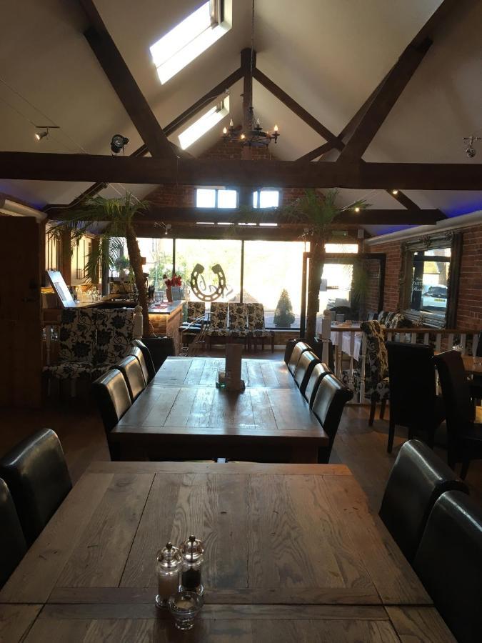 The White Hart Pub And Rooms Cranleigh Eksteriør bilde