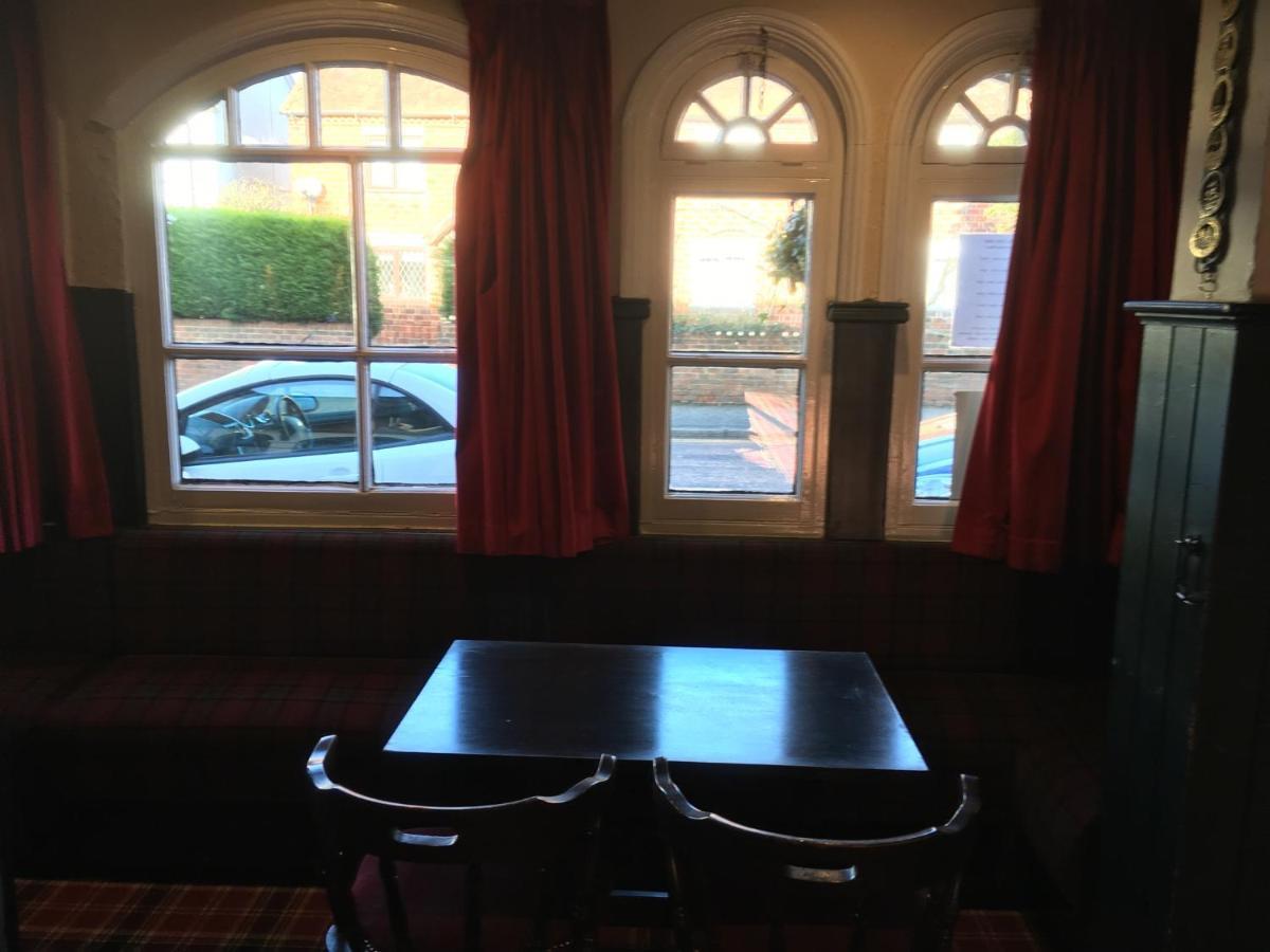 The White Hart Pub And Rooms Cranleigh Eksteriør bilde