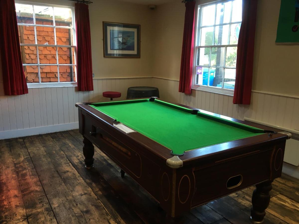 The White Hart Pub And Rooms Cranleigh Eksteriør bilde