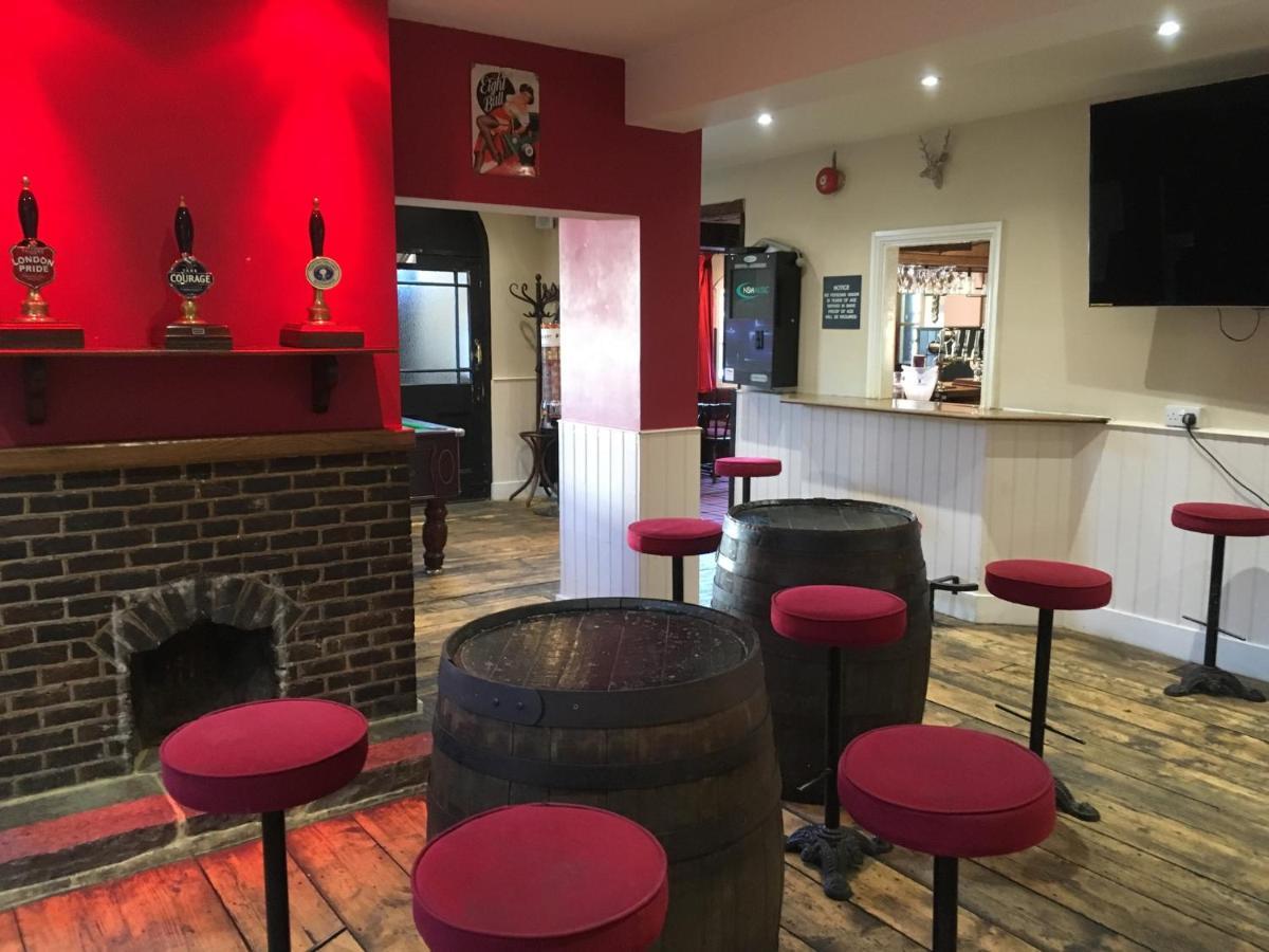 The White Hart Pub And Rooms Cranleigh Eksteriør bilde