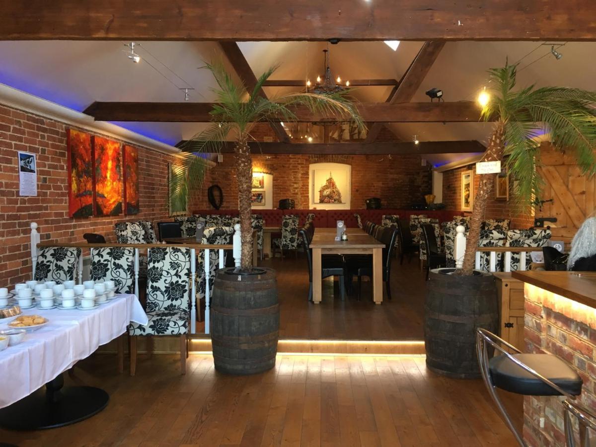 The White Hart Pub And Rooms Cranleigh Eksteriør bilde
