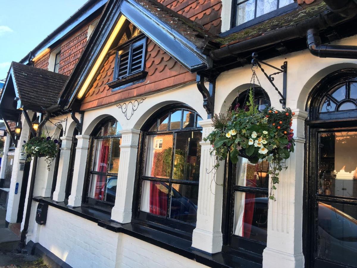 The White Hart Pub And Rooms Cranleigh Eksteriør bilde