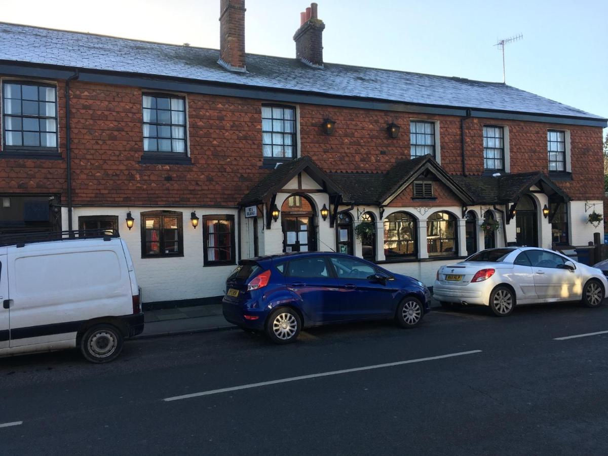 The White Hart Pub And Rooms Cranleigh Eksteriør bilde