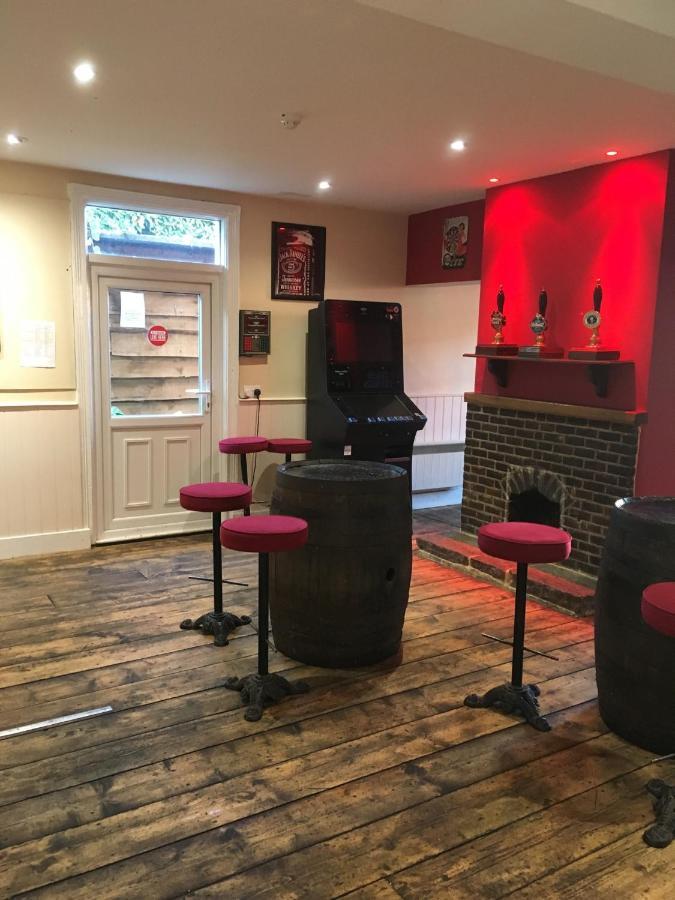 The White Hart Pub And Rooms Cranleigh Eksteriør bilde