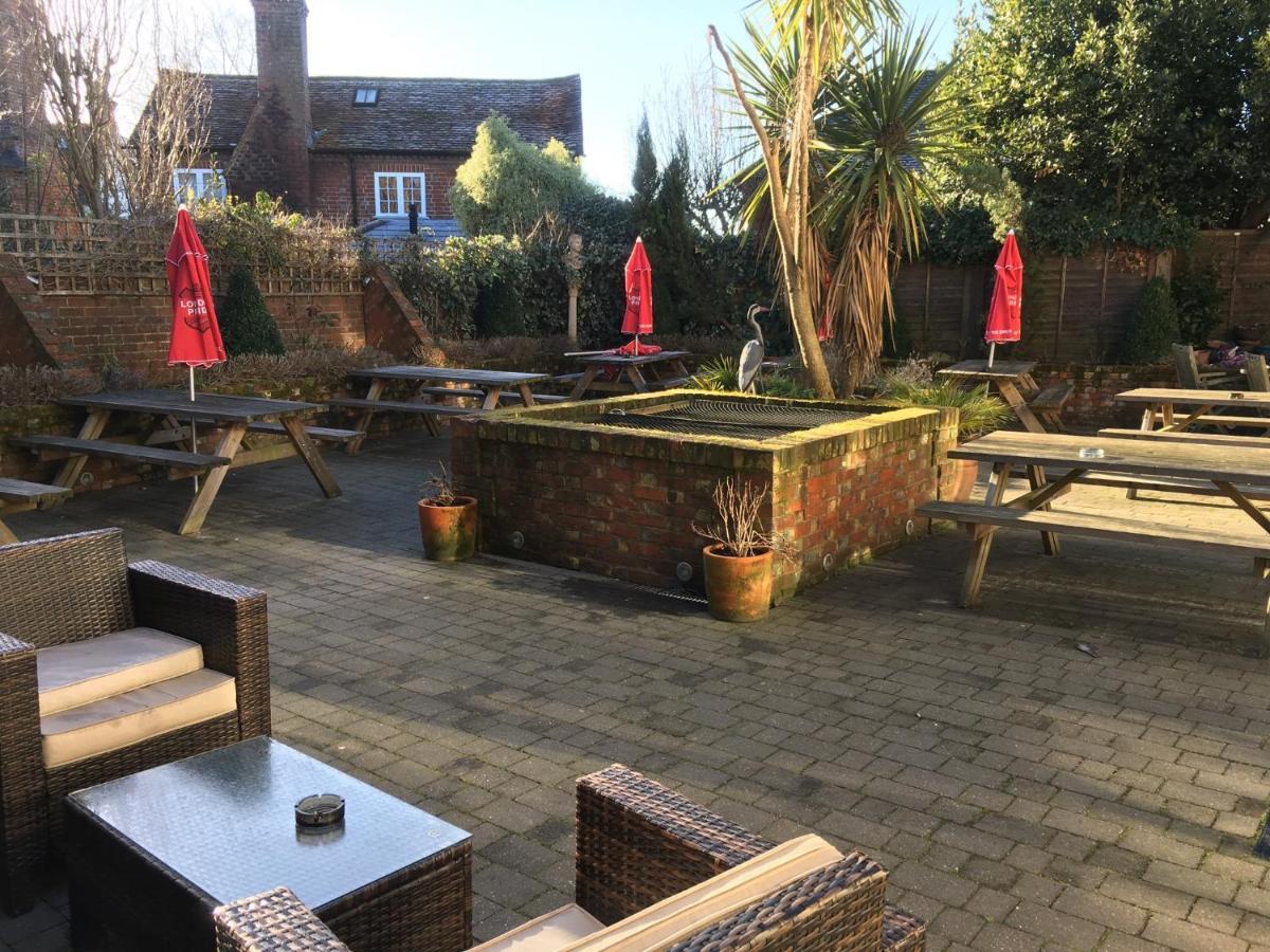 The White Hart Pub And Rooms Cranleigh Eksteriør bilde